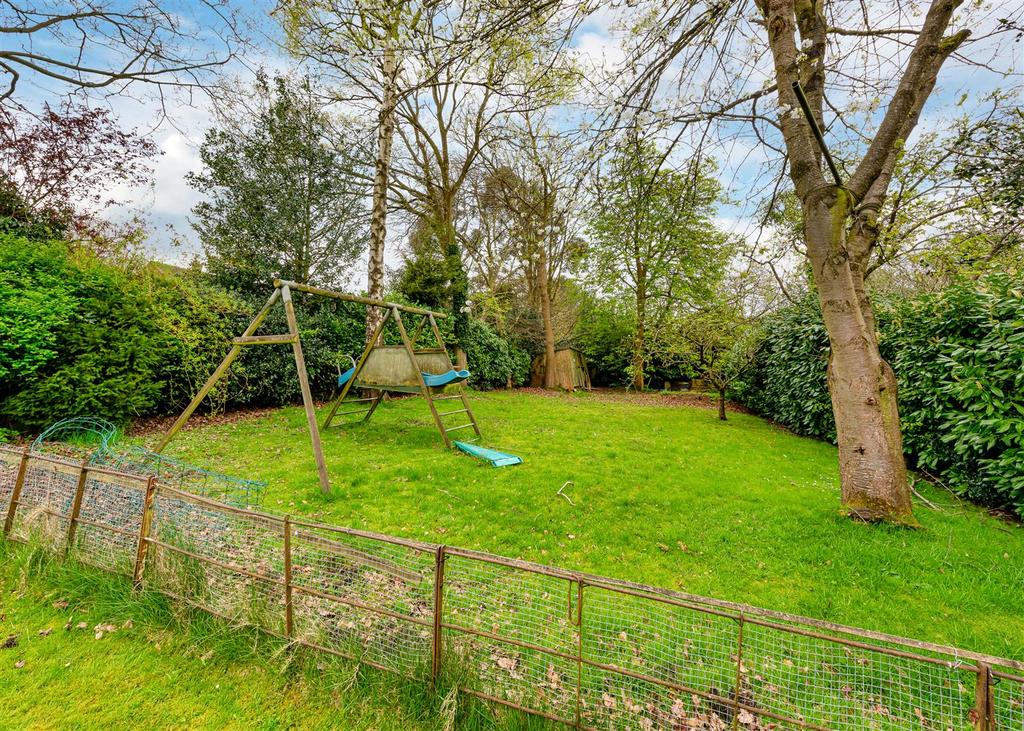 32 Church Hill-garden3.jpg