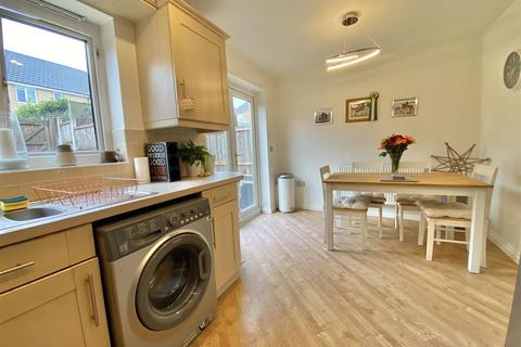 3 bedroom terraced house for sale, Heron View, Glossop