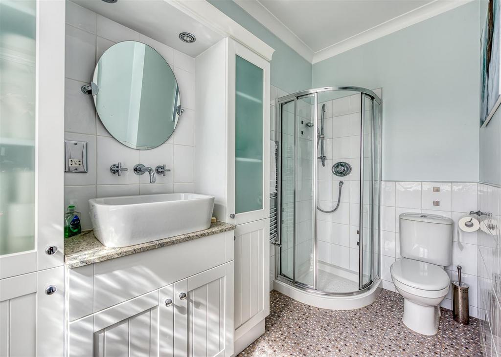 11 Catholic Lane-bed2 ensuite.jpg