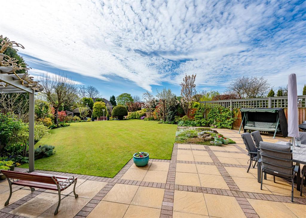 11 Catholic Lane-garden1.jpg