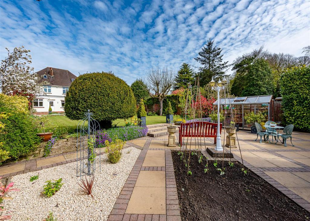 11 Catholic Lane-garden5.jpg