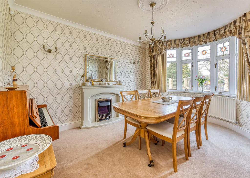 11 Catholic Lane-dining2.jpg