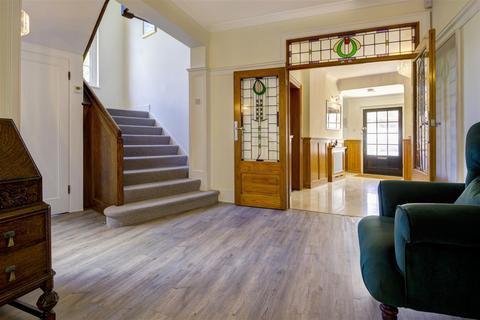 8 bedroom house for sale, West Heath Close, Hampstead, NW3