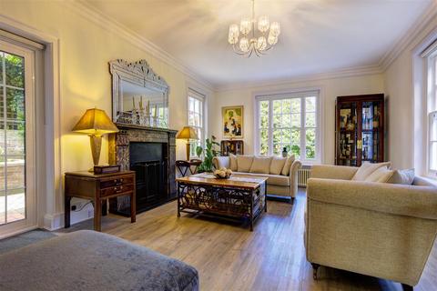 8 bedroom house for sale, West Heath Close, Hampstead, NW3