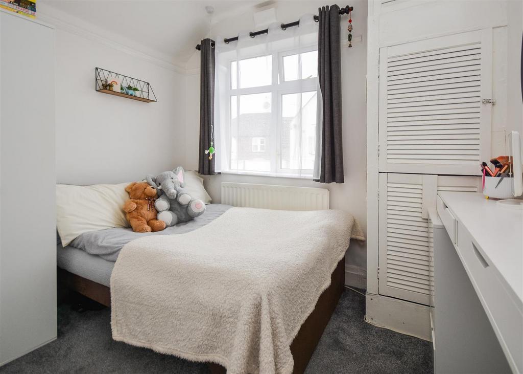 1 Pennhouse Avenue - Bedroom 3.jpg