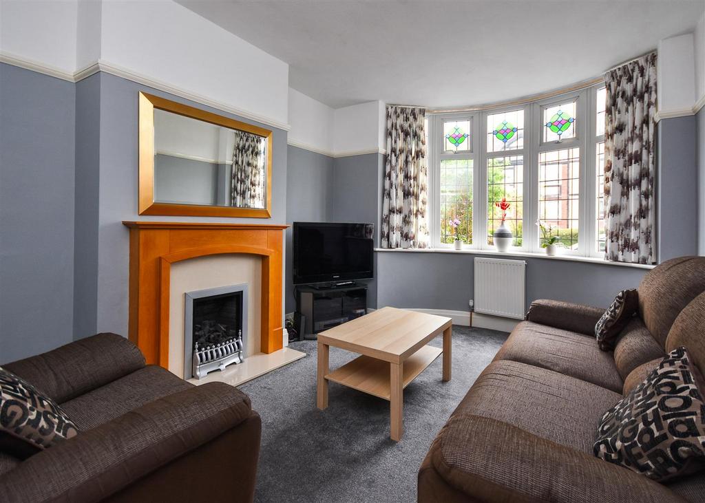 1 Pennhouse Avenue - Sitting Room.jpg
