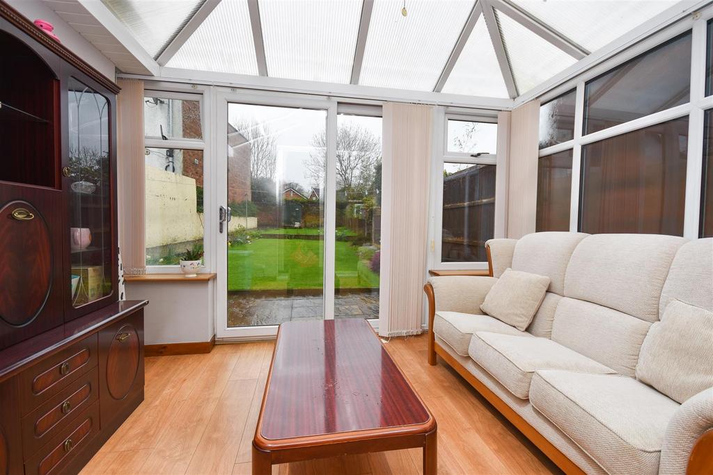 1 Pennhouse Avenue - Conservatory.jpg