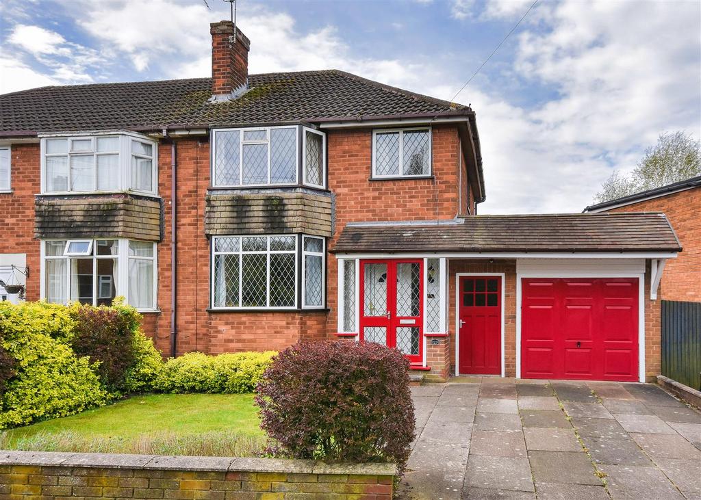 123 Wombourne Park - Front.jpg