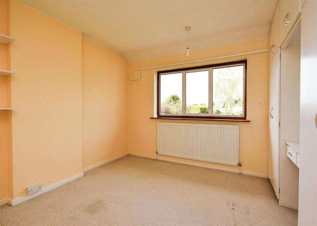 123 Wombourne Park - Bedroom 2.jpg