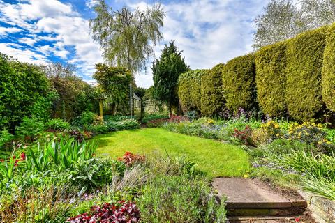 123 Wombourne Park, Wombourne, Wolverhampton, WV5 0LX