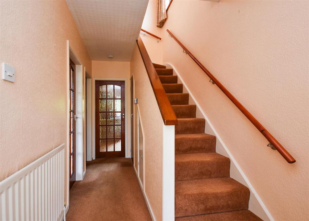 123 Wombourne Park - Hallway.jpg
