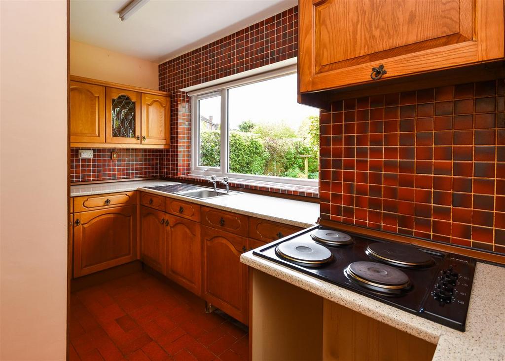 123 Wombourne Park - Kitchen (2).jpg
