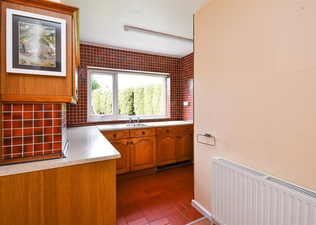 123 Wombourne Park - Kitchen.jpg