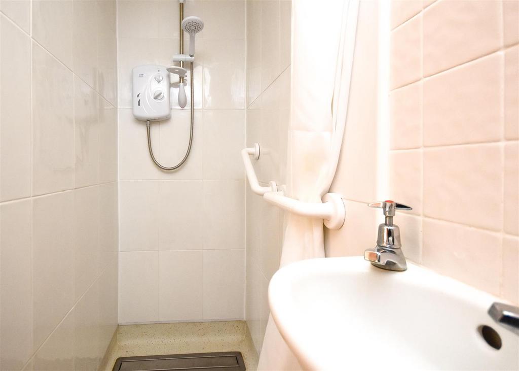 123 Wombourne Park - Shower Room.jpg