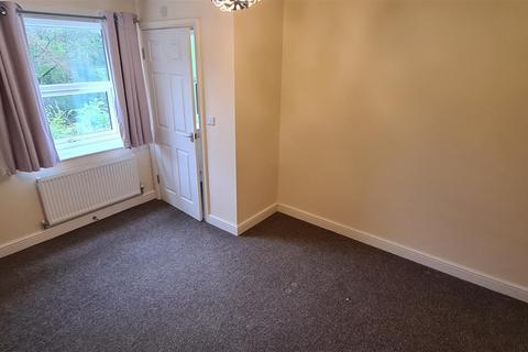 2 bedroom apartment to rent, Wood View, Leek