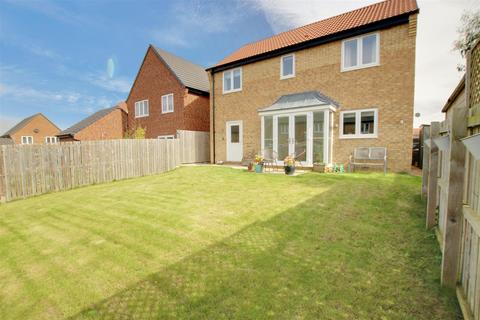 4 bedroom detached house for sale, Walnut Close, Louth LN11