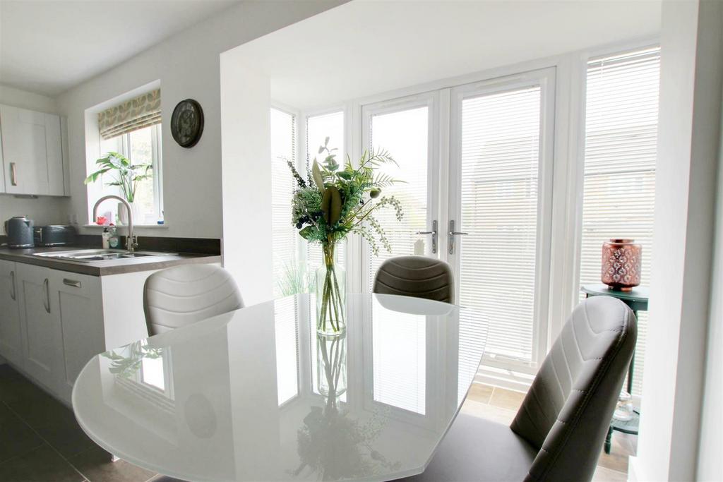 Kitchen/Dining room