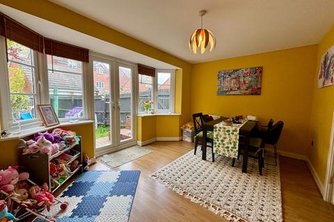 39 Badger Lane, Grange Park, Northampton, NN4 5DH