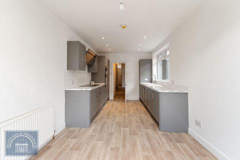 3 Leslie Road, London, E11 4HF