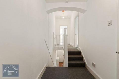 3 Leslie Road, London, E11 4HF