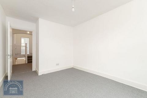 3 Leslie Road, London, E11 4HF