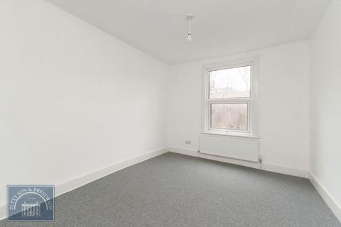 3 Leslie Road, London, E11 4HF