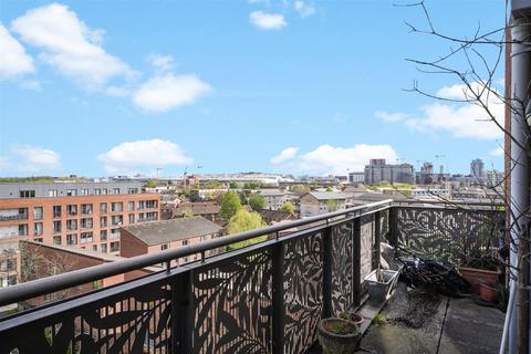2 bedroom apartment for sale, Maddison Court, Canning Town E16