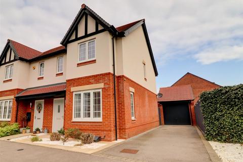 3 bedroom semi-detached house to rent, Hutton Road, Kineton