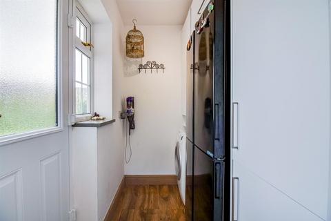 12 Glenfields, Netherton, Wakefield, WF4 4SH