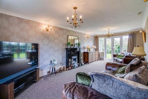 12 Glenfields, Netherton, Wakefield, WF4 4SH