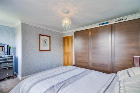 12 Glenfields, Netherton, Wakefield, WF4 4SH