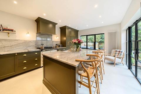 4 bedroom detached house for sale, King Georges Road, Pilgrims Hatch, Brentwood