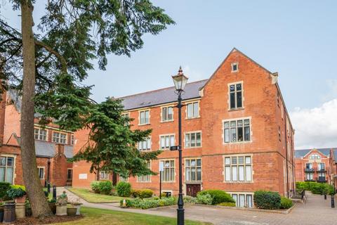 2 bedroom flat for sale, King Edward House, Bushey WD23