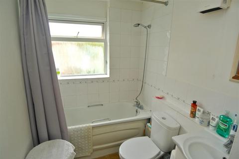 2 bedroom apartment to rent, Princes Road, Weybridge KT13