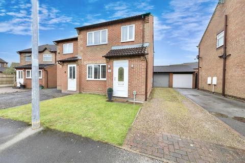 3 bedroom semi-detached house for sale, Rainswood Close, Kingswood, Hull