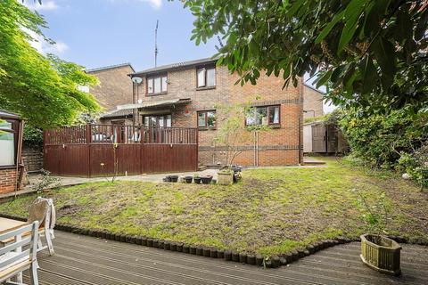 5 Caddis Close, Stanmore, HA7 3TL