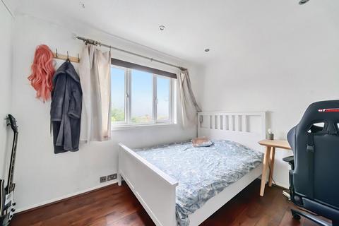 5 Caddis Close, Stanmore, HA7 3TL