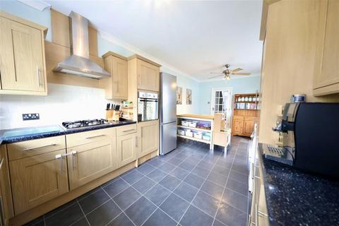 143 Summergangs Road, Hull, HU8 8JY