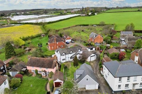 4 bedroom detached house for sale, 97 The Street, Mereworth, Maidstone