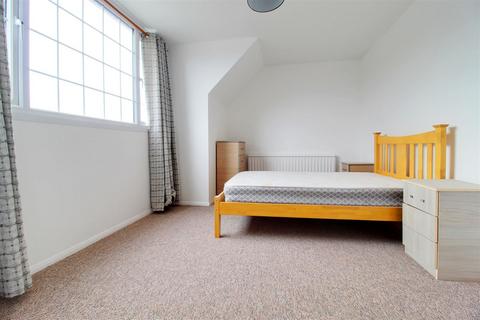 2 bedroom maisonette to rent, Bradmore Green, Brookmans Park AL9