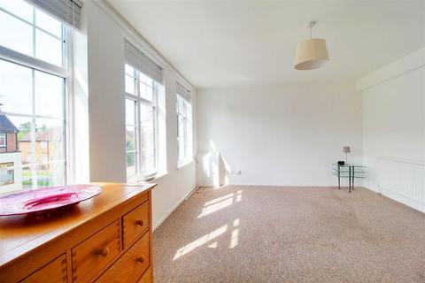 2 bedroom maisonette to rent, Bradmore Green, Brookmans Park AL9