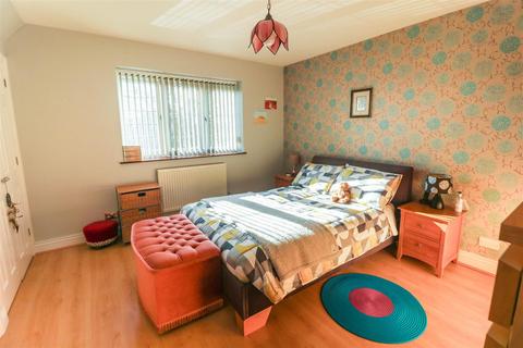 80 Pilkingtons, Church Langley, Harlow, CM17 9DR