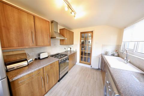 3 bedroom terraced house for sale, Keswick Gardens, Cottingham