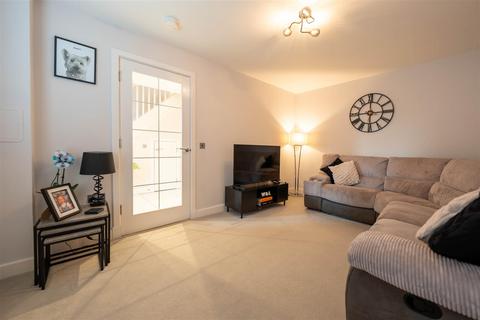 3 bedroom semi-detached house for sale, Kennaway Avenue, Perth