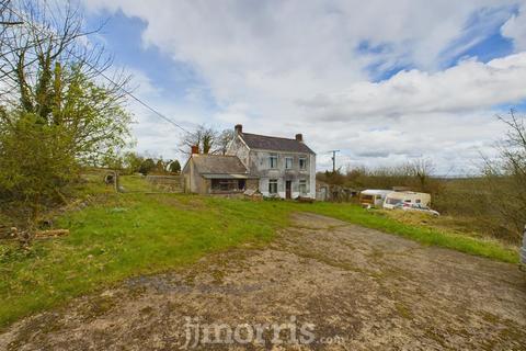 4 bedroom property with land for sale, Llanarth