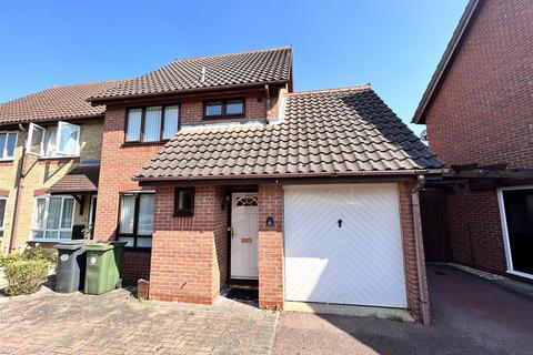 3 bedroom end of terrace house to rent, The Harriers Sandy Beds