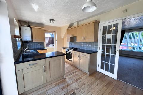 3 bedroom end of terrace house to rent, The Harriers Sandy Beds