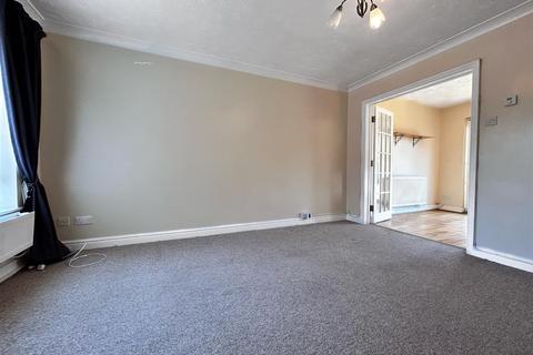 3 bedroom end of terrace house to rent, The Harriers Sandy Beds
