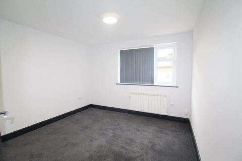 2 bedroom flat to rent, Westmaner Court, Hall Drive, Chilwell, Nottingham