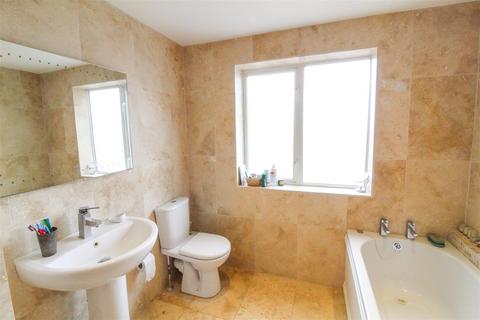 39 Kings Meadows, Sowerby, Thirsk, YO7 1PA